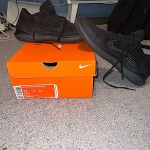 Nike flyknit running shoes